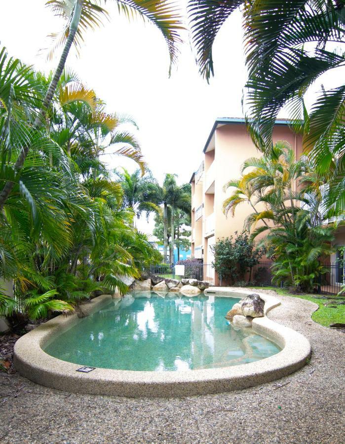 66 Martyn Street Apartment Cairns Exterior photo